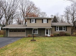 285 Laurelwood Dr, Rochester, NY 14626