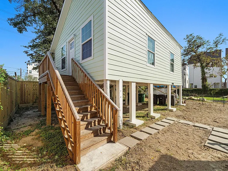 1414 Shearn St #B — Photo 9