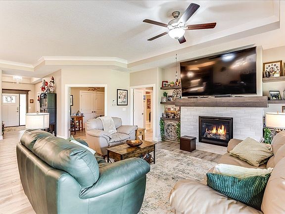3rd image of 6606 W Palmetto St
