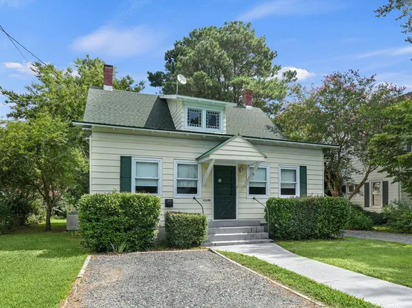 15189 King St, Belle Haven, VA 23306