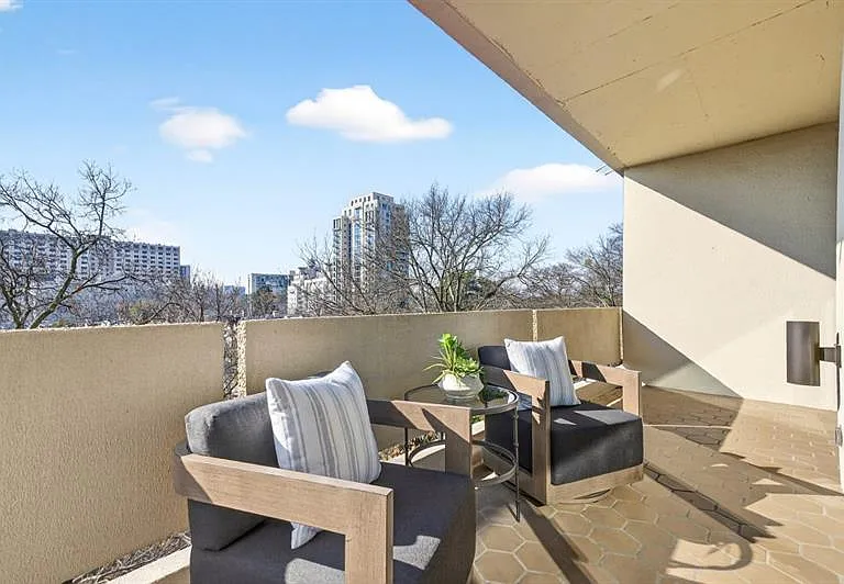 2575 Peachtree Rd NE #7E — Photo 37