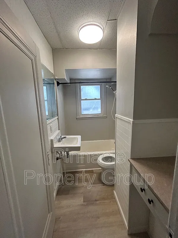 2 bed, 1.0 bath, 650 sqft, $1,100 — Photo 3