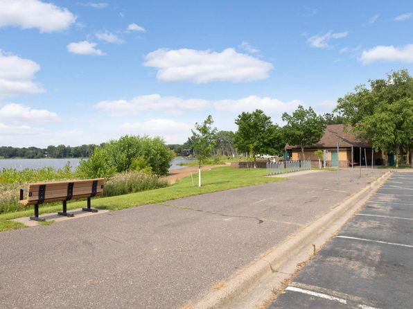 888 Nancy Cir, Shoreview, MN 55126