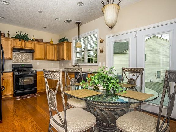 5th image of 513 Watercress Dr