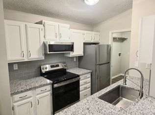 25 Rio Grande Cir APT 12, Florence, KY 41042