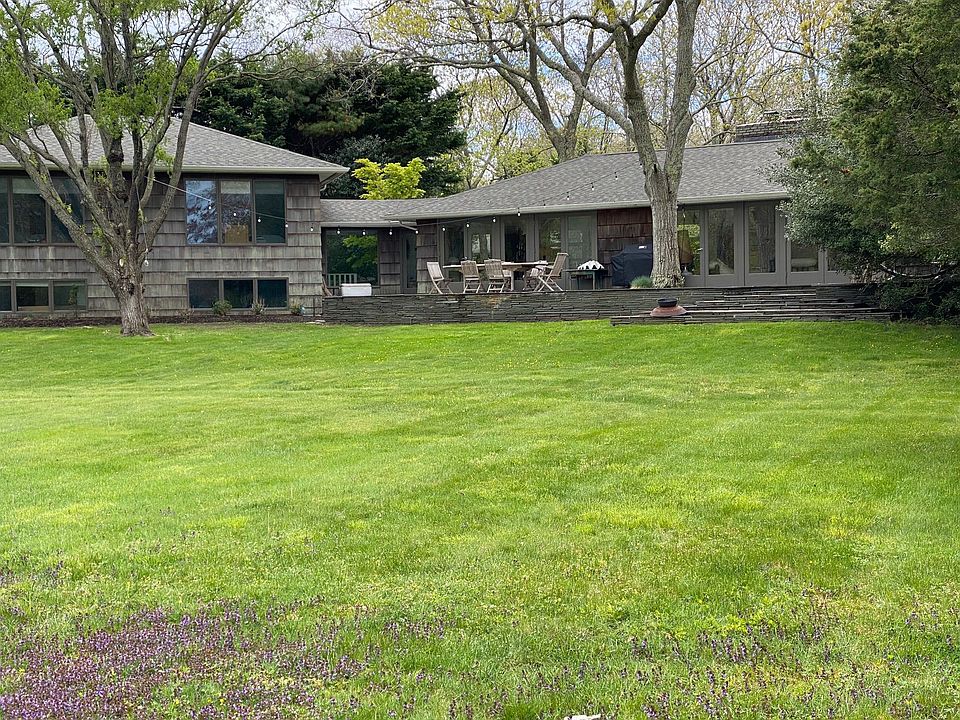 1st image of 21 Windward Ln