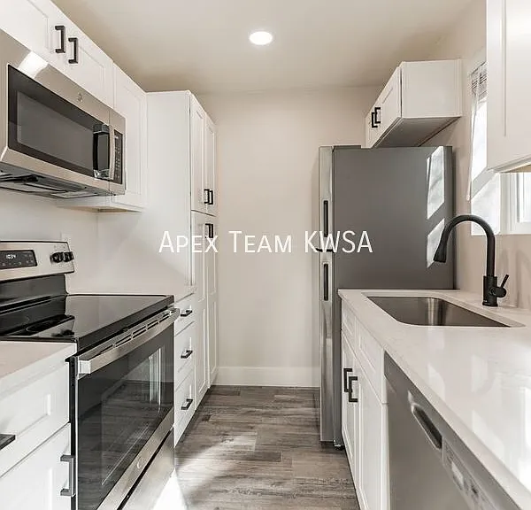 2106 E Eastland St #B — Photo 7