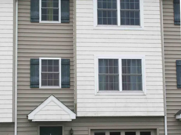 710 Kentwell Dr, York, PA 17406