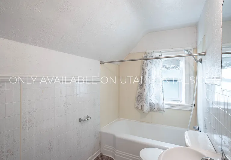 167 N 100th St E #A — Photo 13