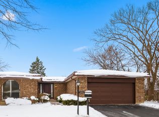 2372 Salceda Dr, Northbrook, IL 60062