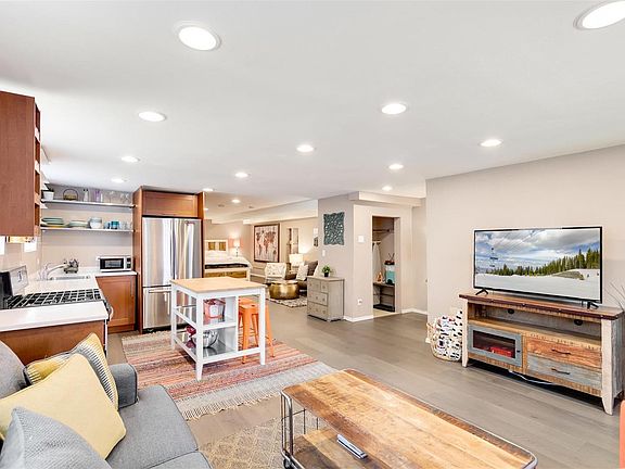 3rd image of 1275 N Clarkson St #17G