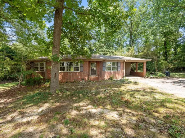 1290 Groce Meadow Rd, Taylors, SC 29687