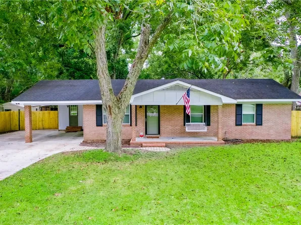 553 Leisure Ln, Blackshear, GA 31516