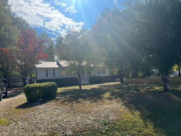 151 Corvette Ave, Parkton, NC 28371
