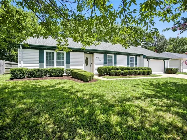 1148 Warner Hall Dr, Virginia Beach, VA 23454