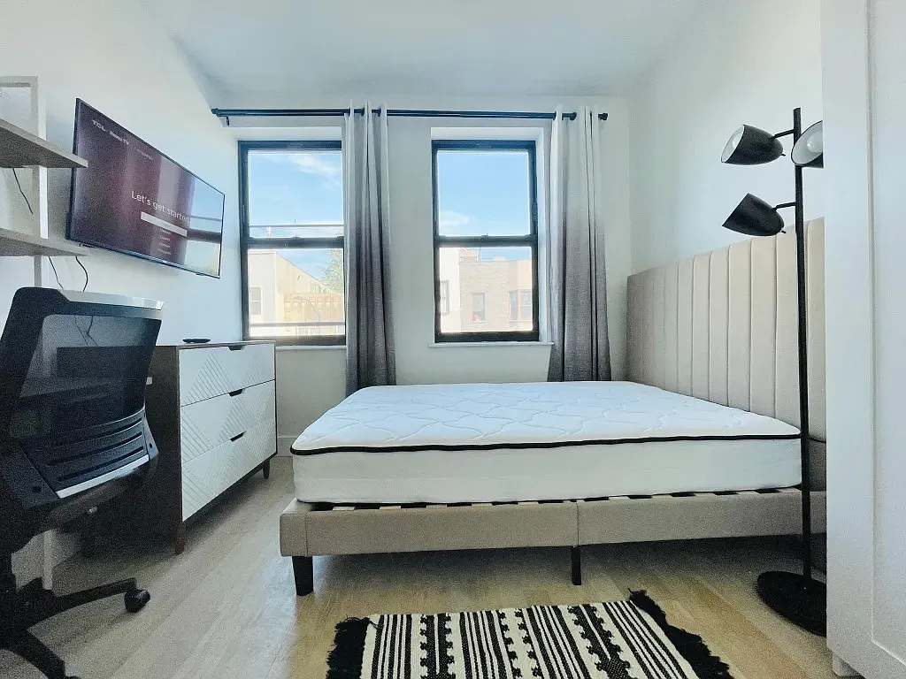 Bedroom - 951 Madison St #3B-61
