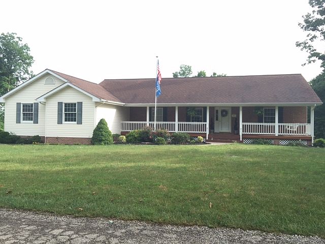 1st image of 204 Lookout Dr