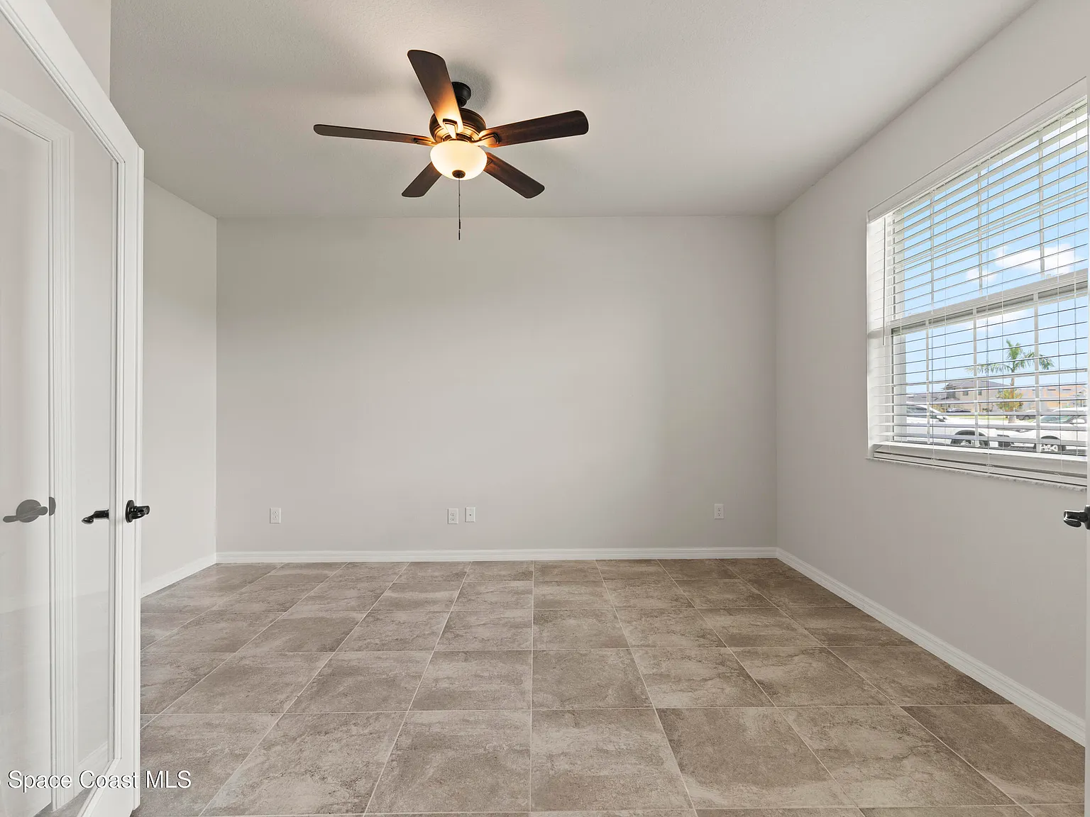 5 bed, 5.5 bath, 3488 sqft, $4,500 — Photo 3