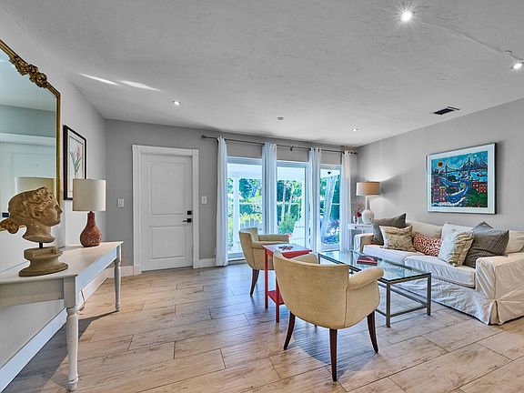 2nd image of 301 NW 3rd Ct