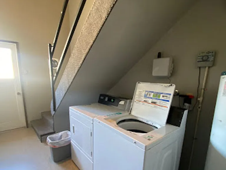 404 S 1st St #1 — Photo 6