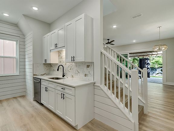 5th image of 411 S 14th St
