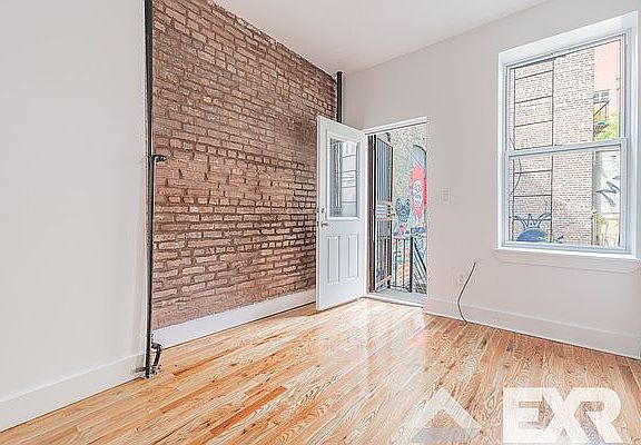 2nd image of 13 Humboldt St APT 1R