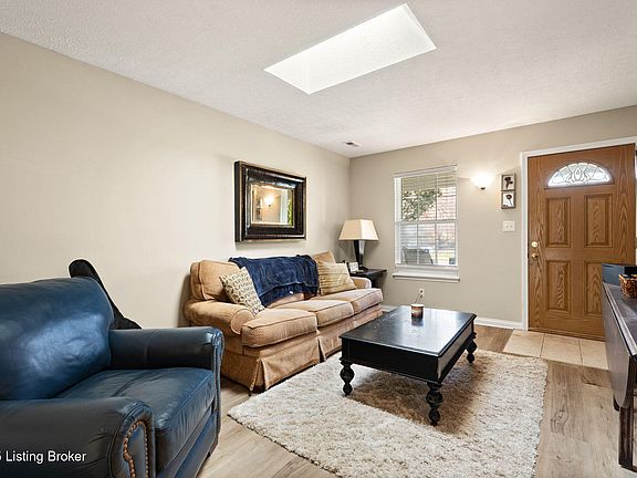 2nd image of 609 Malcolm Ave