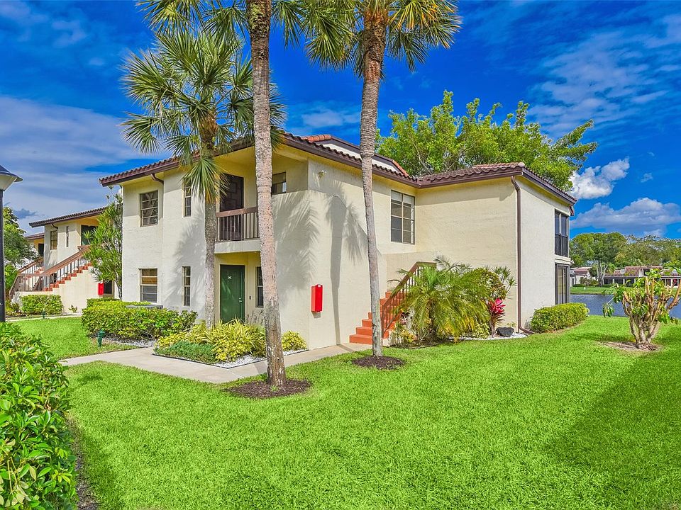 1st image of 21827 Arriba Real #L