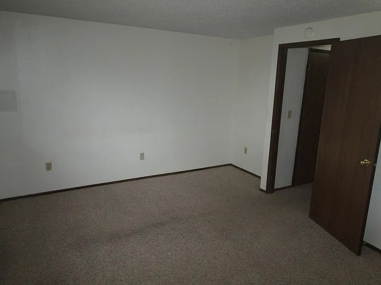 6806 N Hamilton St — Photo 11