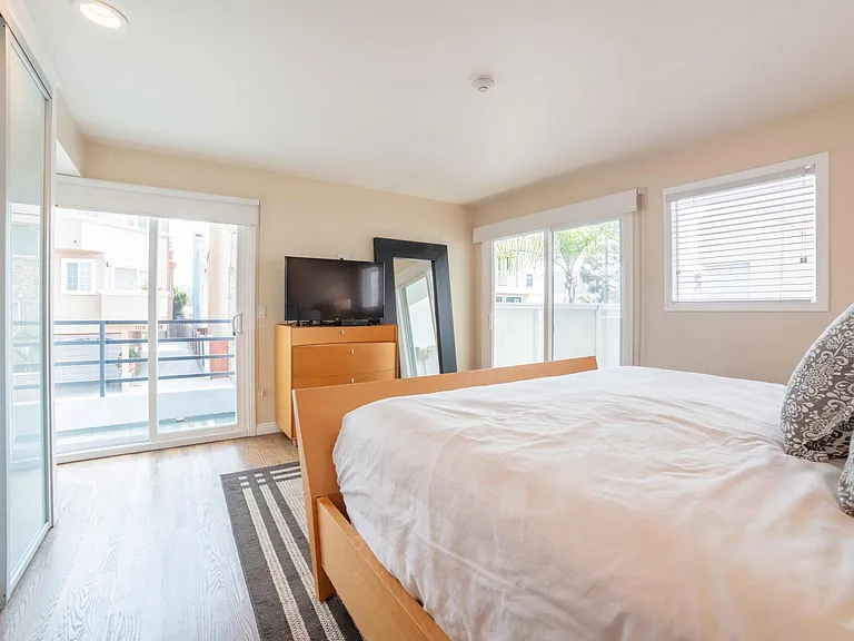 1107 Loma Dr #A — Photo 18