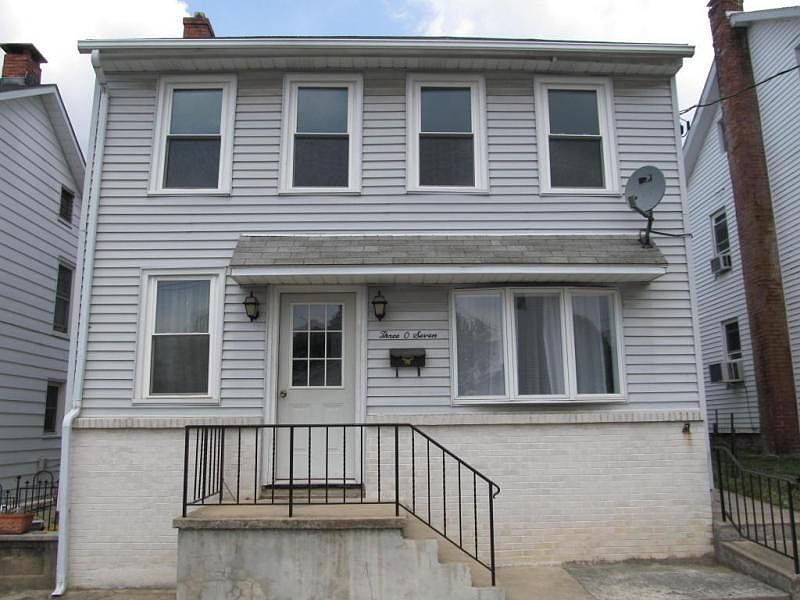 1st image of 307 W Church St
