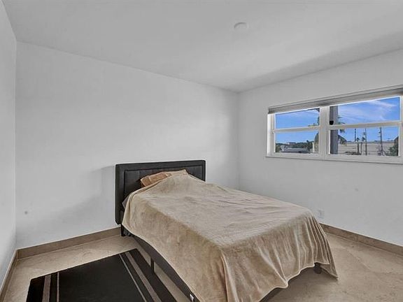4th image of 236 Castlewood Dr APT 303