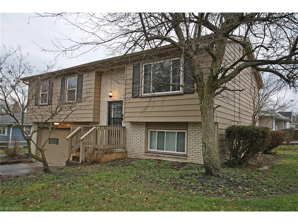 25 Hopewell Dr photo 1