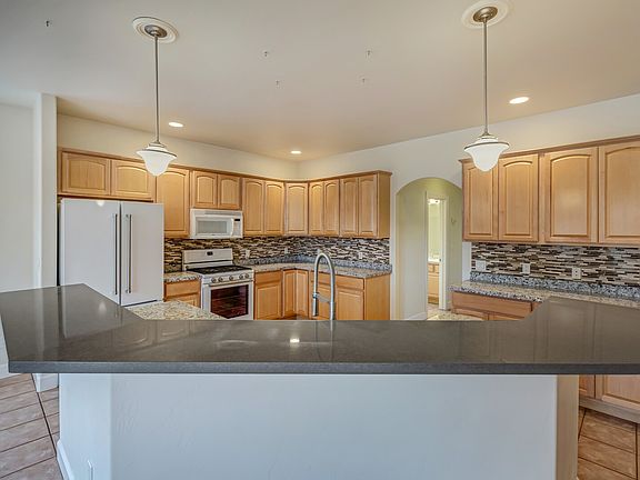 5th image of 700 N Wild Horse Dr