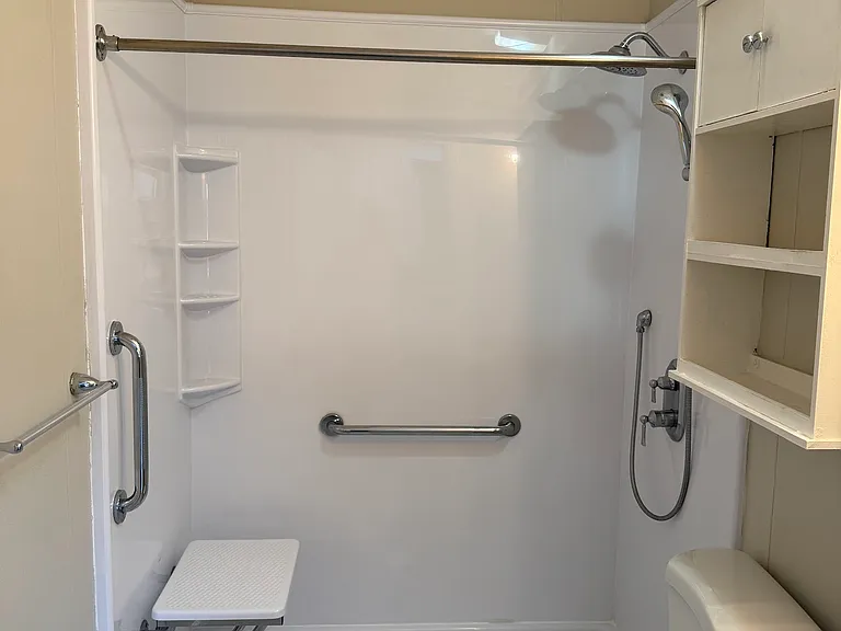 238 Cloverdale Pl — Photo 11