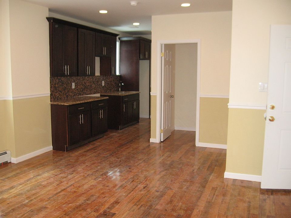 1st image of 773 Whitehall Pl