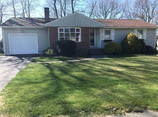 34 Alderbrook Dr, Cranston, RI 02920