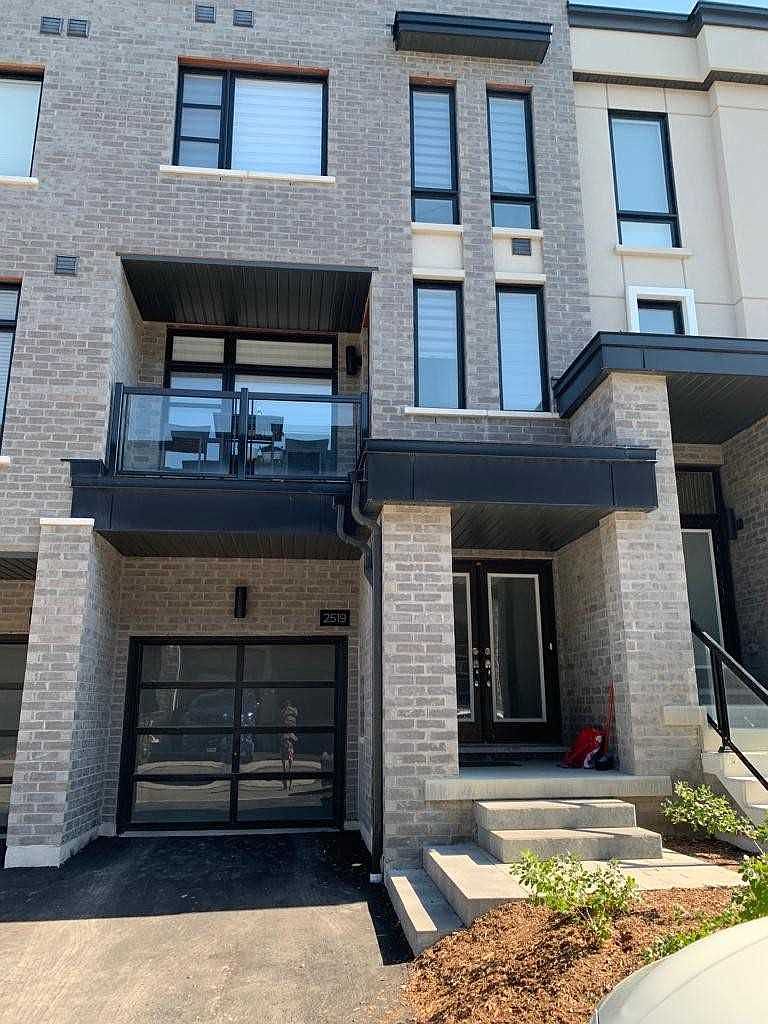 2519 Castlegate Cros #21, Pickering, ON L1X 0H7 | Zillow