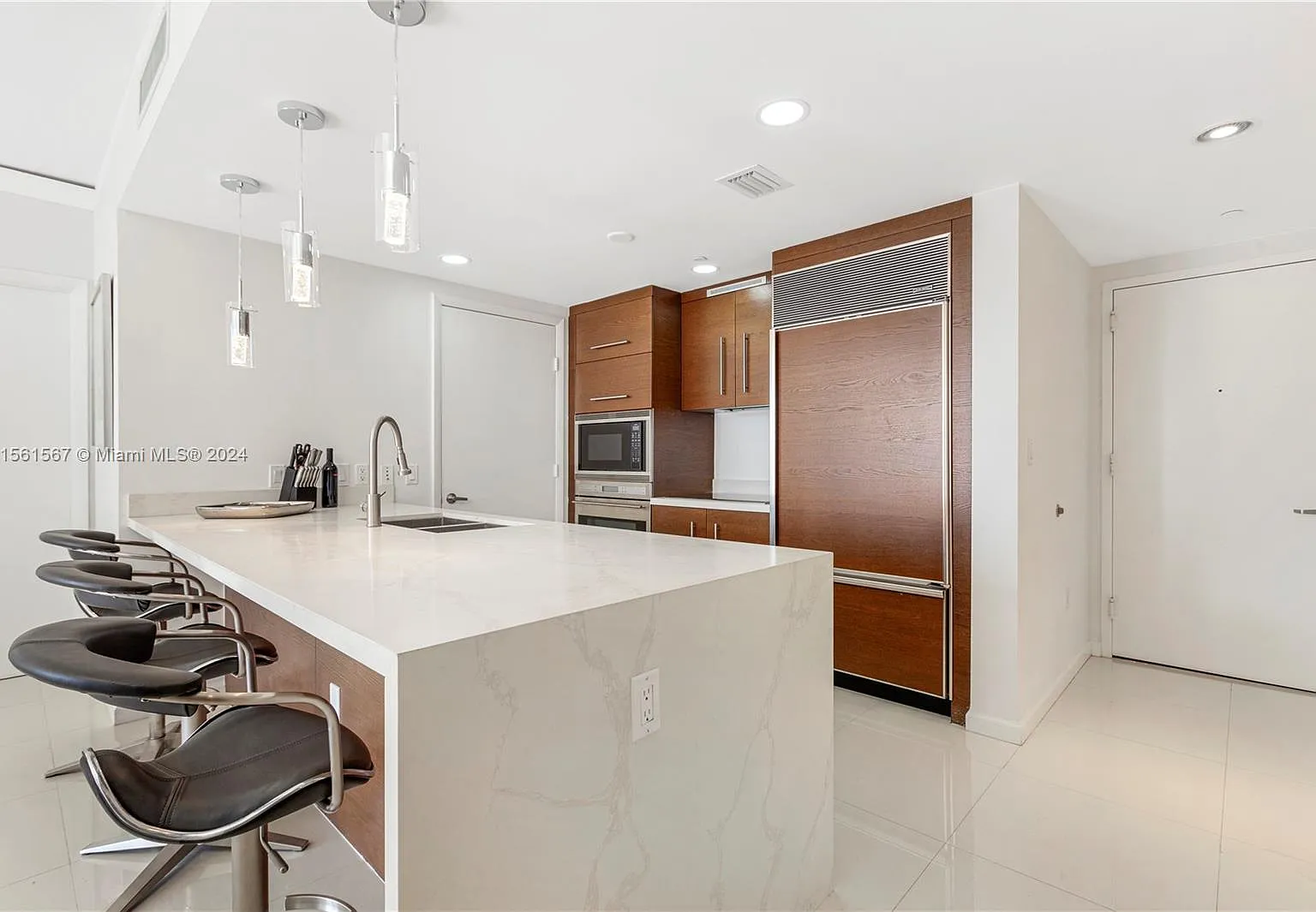 2 bed, 1167 sqft, $4,500 — Photo 2
