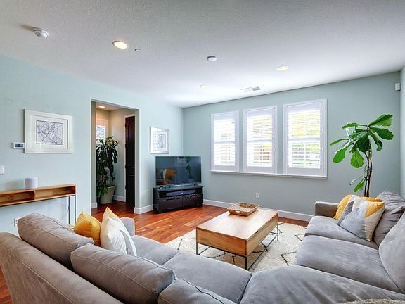4th image of 3032 Via Siena Pl