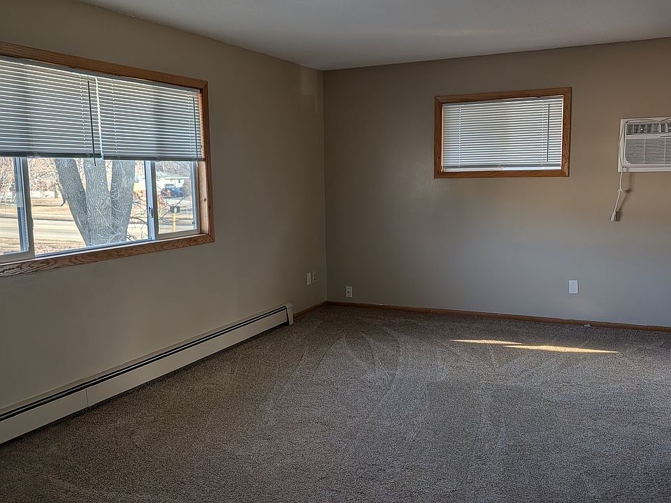 Living room (colors may vary from actual unit)