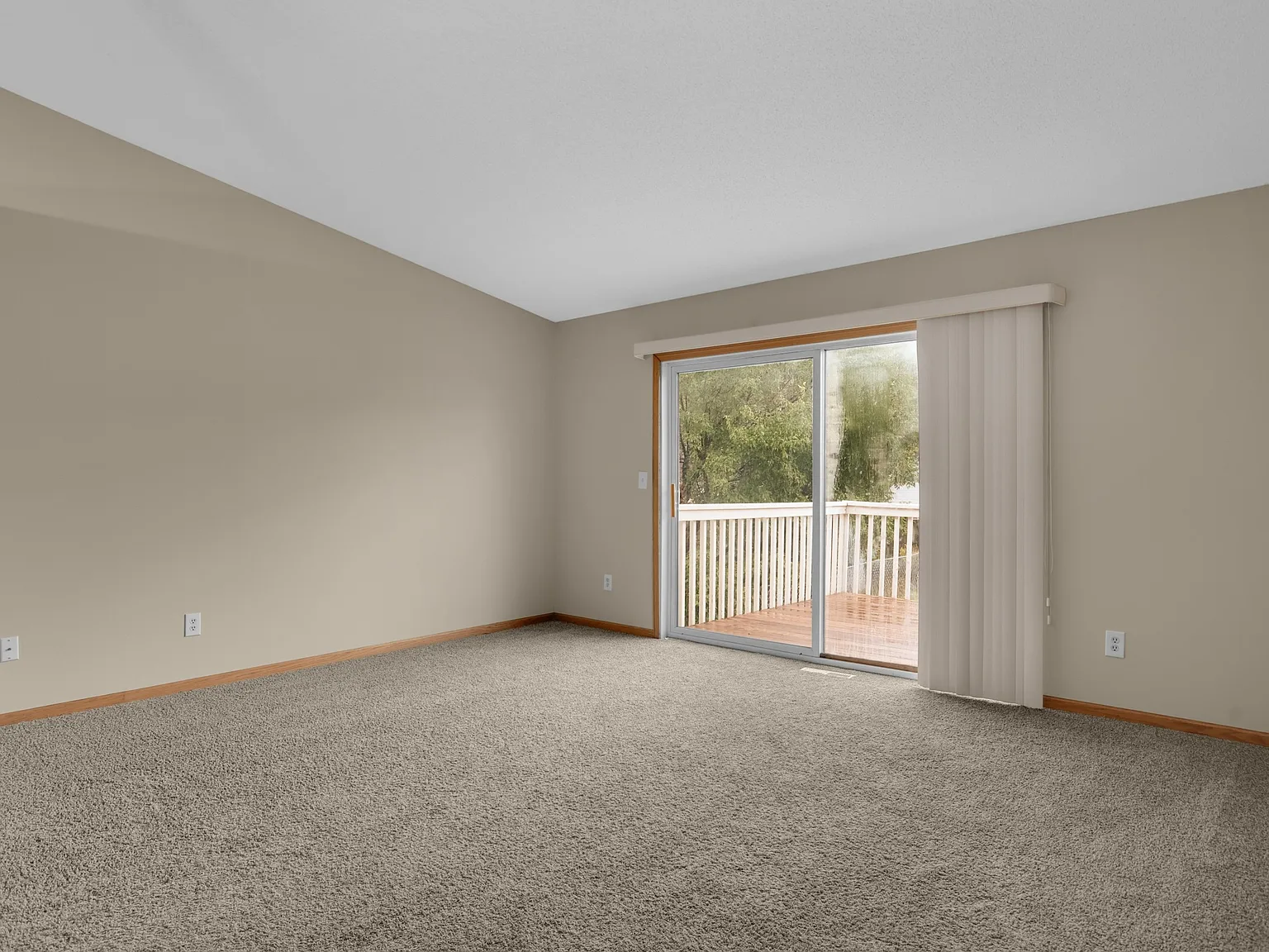 3 bed, 1551 sqft, $2,500 — Photo 3