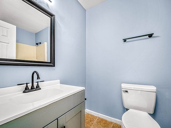 5th image of 4024 Foxborough Blvd