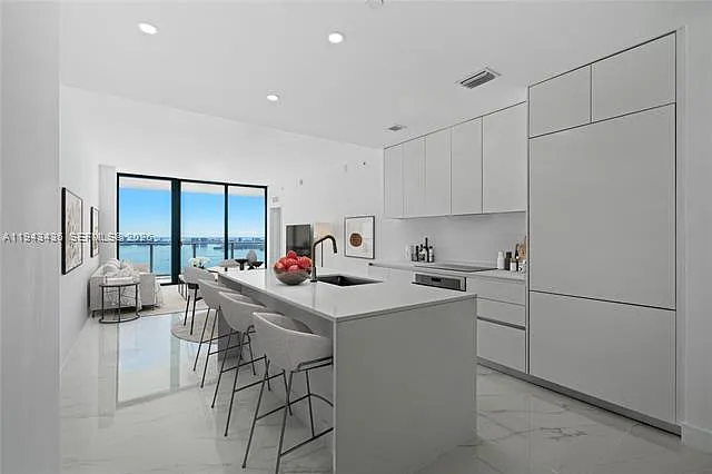 700 NE 24th St #3204 — Photo 1
