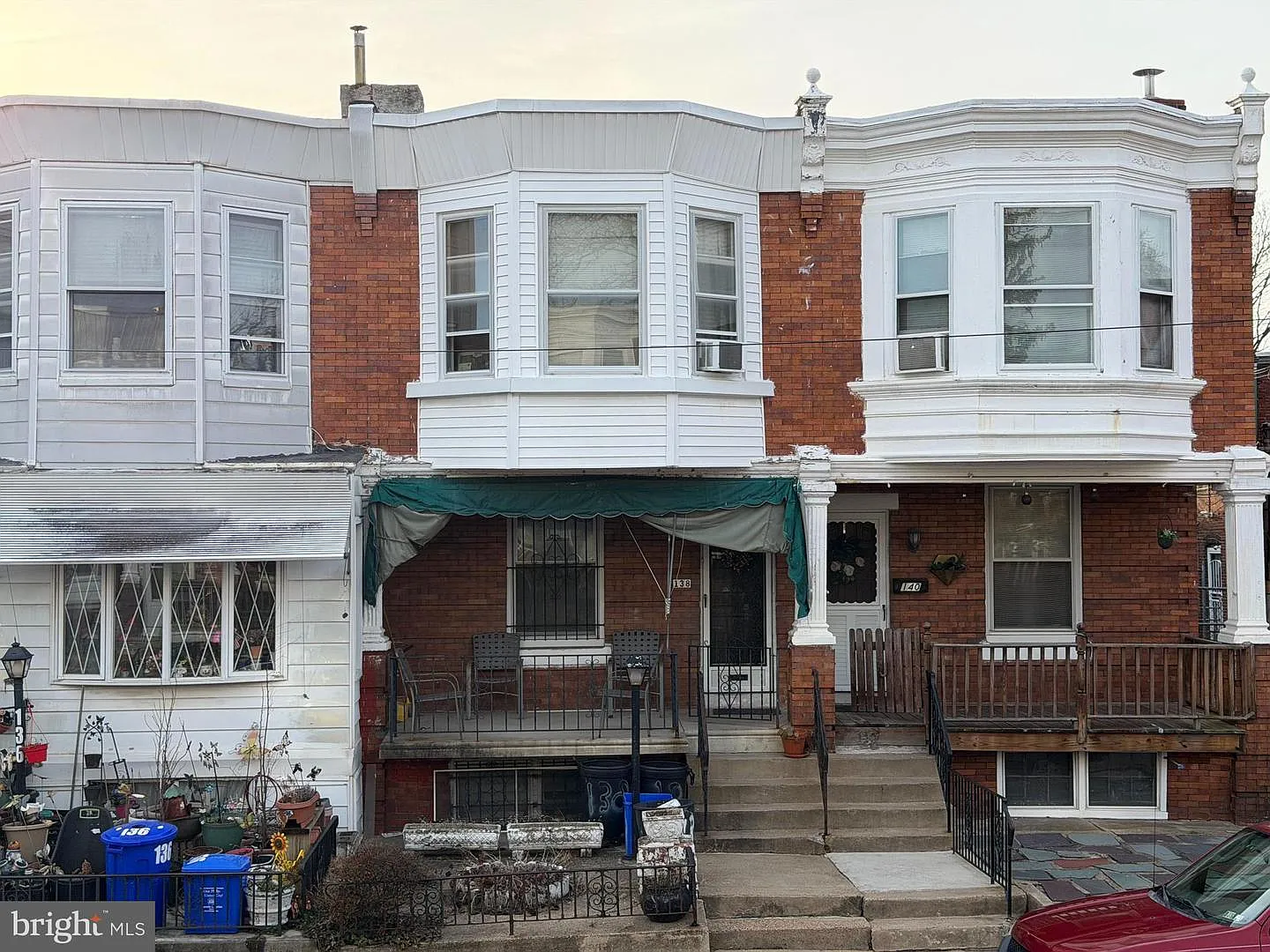 138 W Pomona St photo 1
