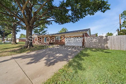 2820 S Hudson Ave Photo 1