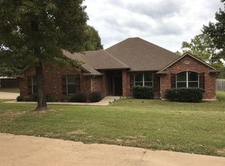 101 Fort Crawford Dr, Hallsville, TX 75650