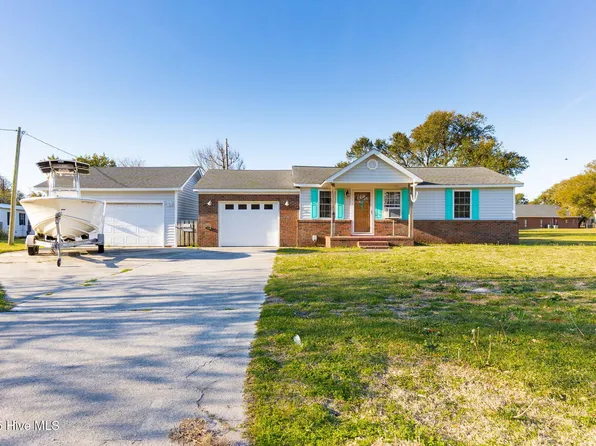 472 Cape Lookout Drive, Harkers Island, NC 28531