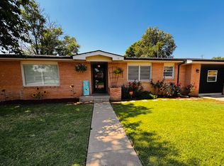 2901 W 11th St, Plainview, TX 79072