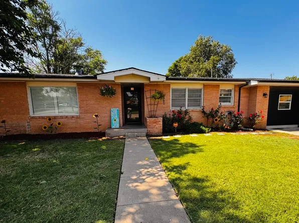 2901 W 11th St, Plainview, TX 79072